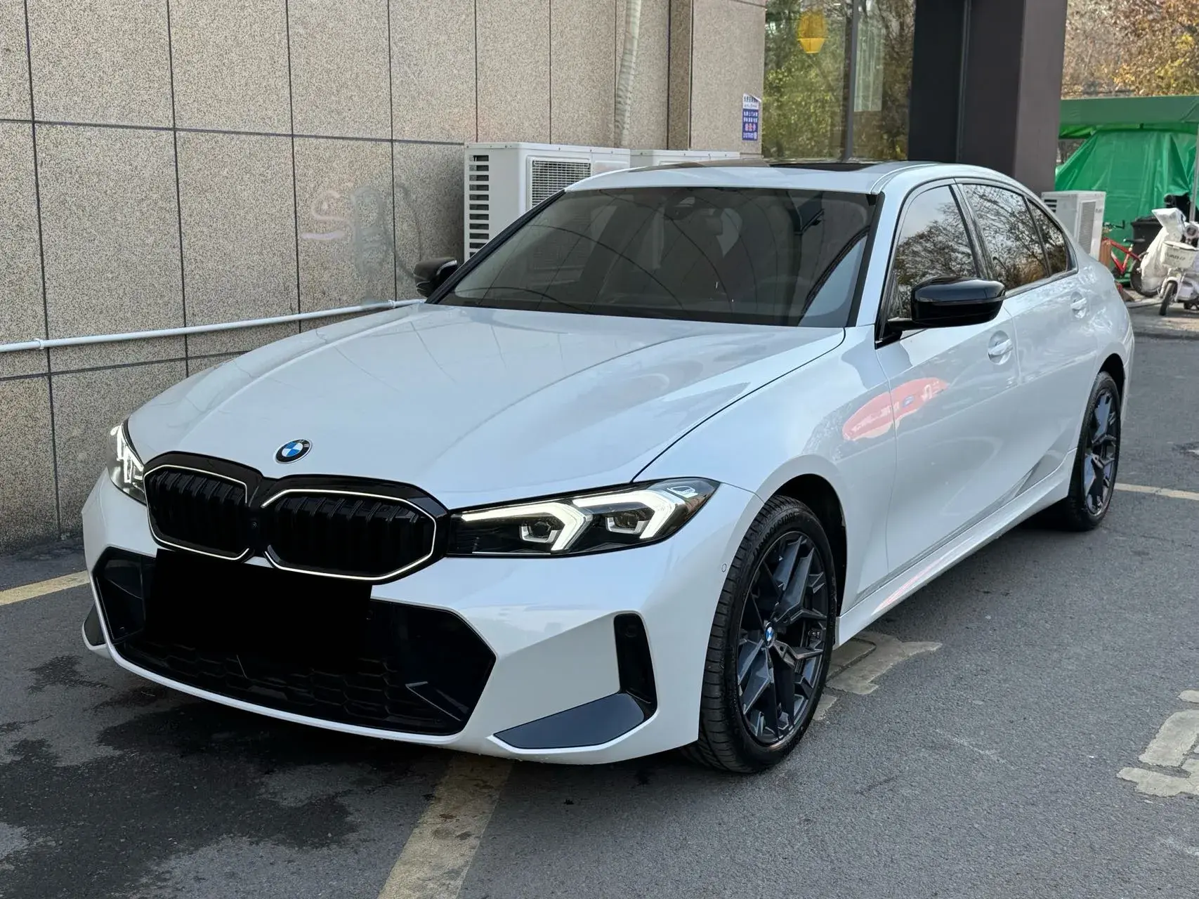 2025 BMW 3 view 1