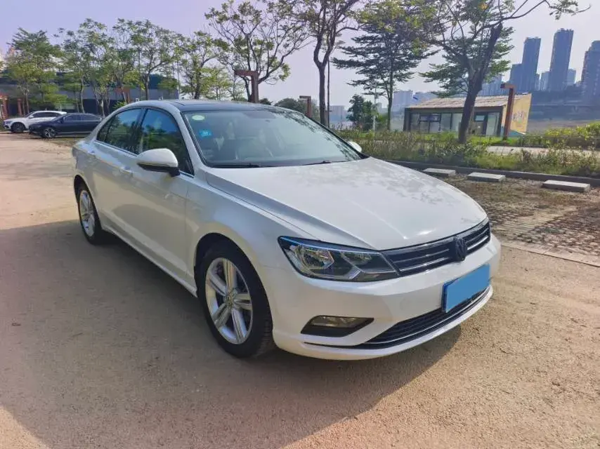 2018 VOLKSWAGEN LAMANDO thumbnail 3