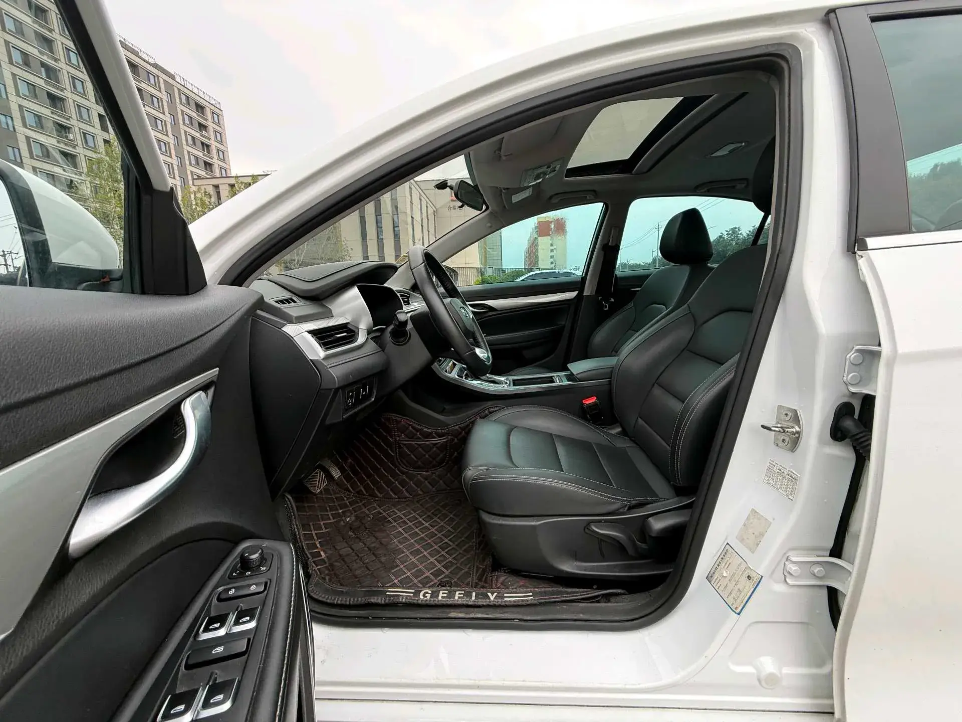 2020 GEELY EMGRAND thumbnail 4