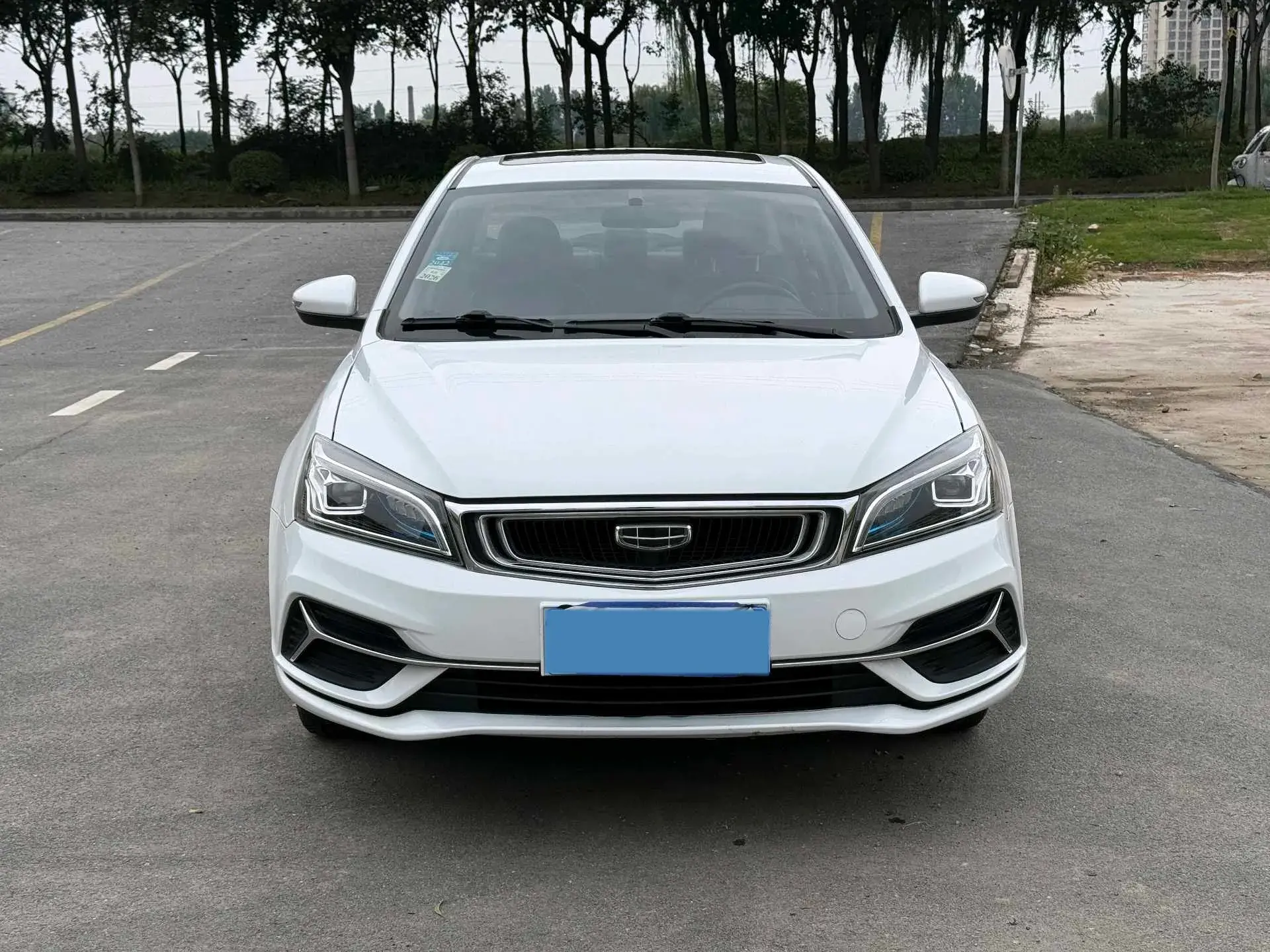 2020 GEELY EMGRAND thumbnail 2