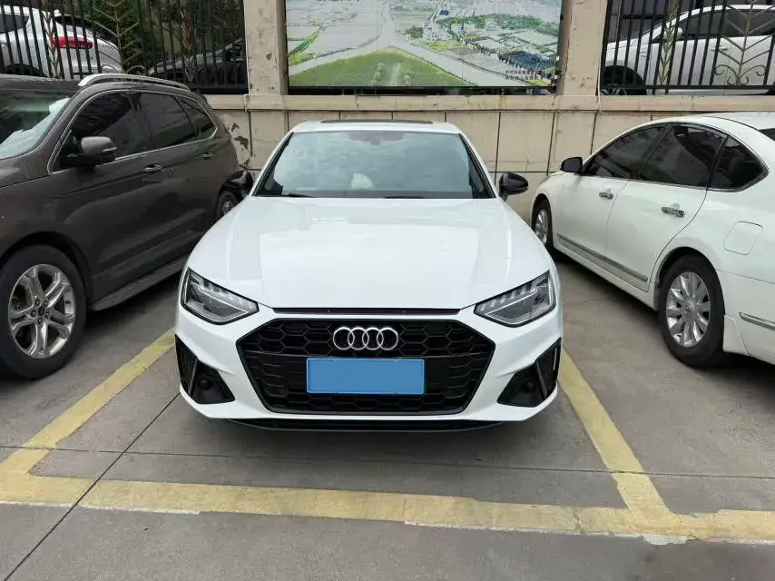 2022 AUDI A4L thumbnail 2