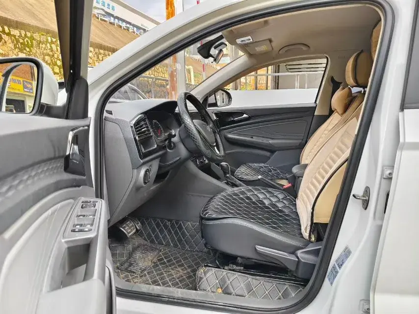 2019 JETTA VS5 thumbnail 3