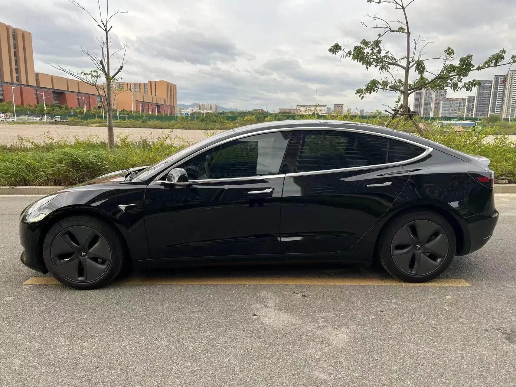 2020 TESLA MODEL thumbnail 3