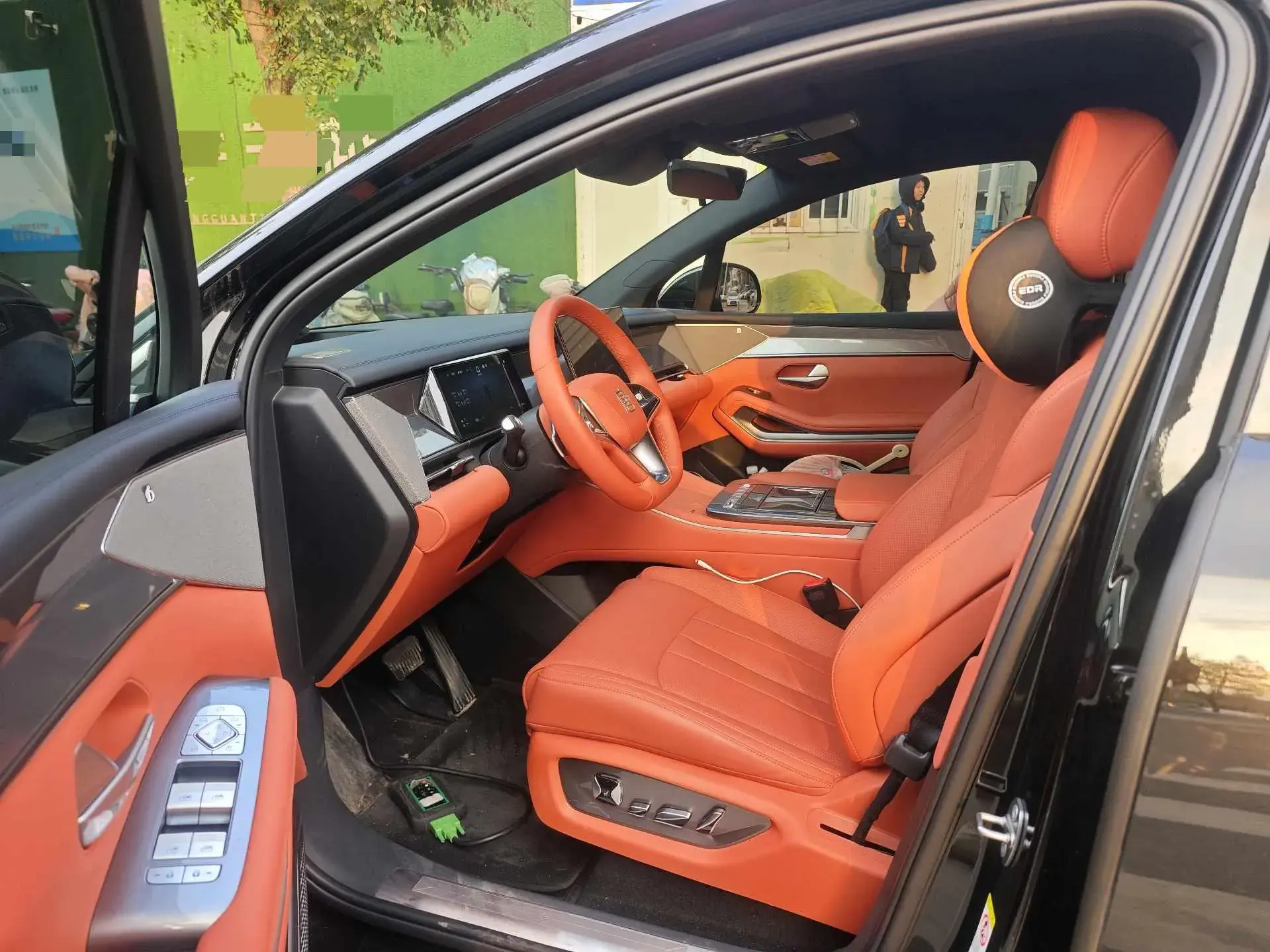 2025 BYD TANGL thumbnail 4