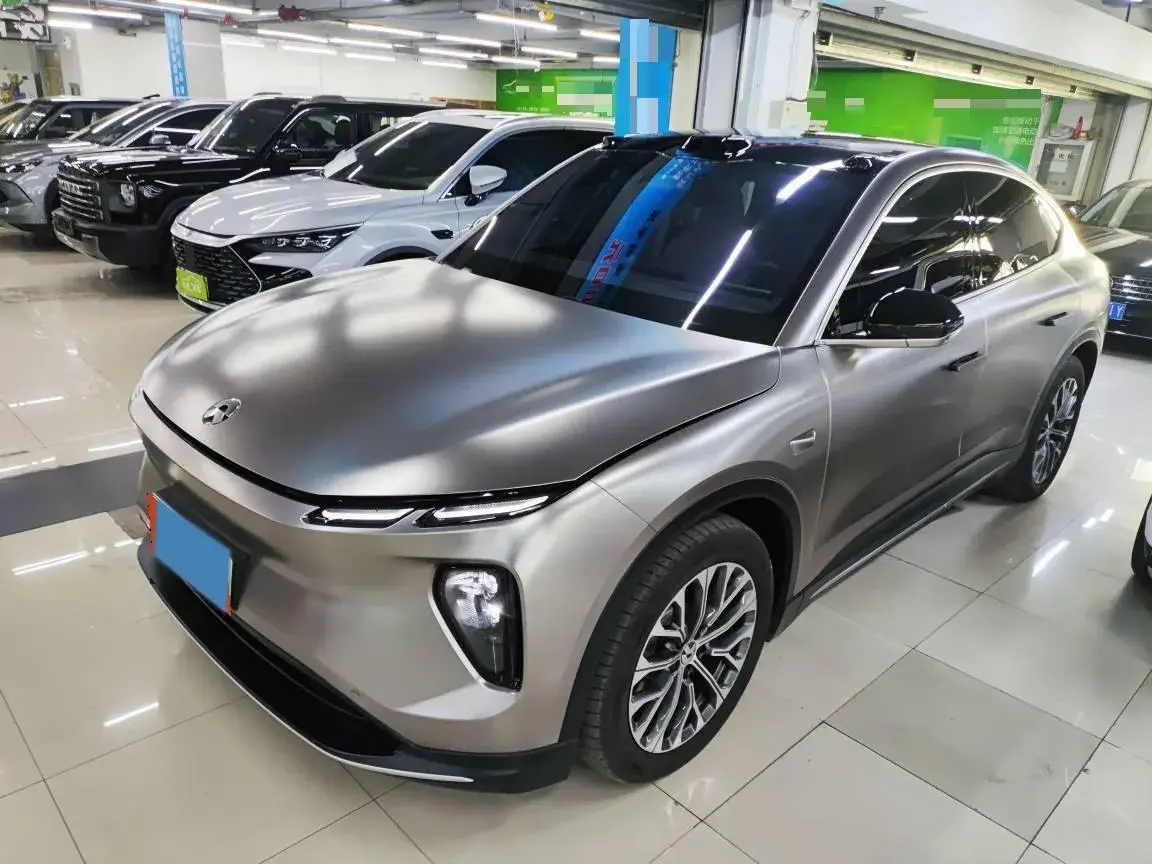 2023 NIO EC6 view 1