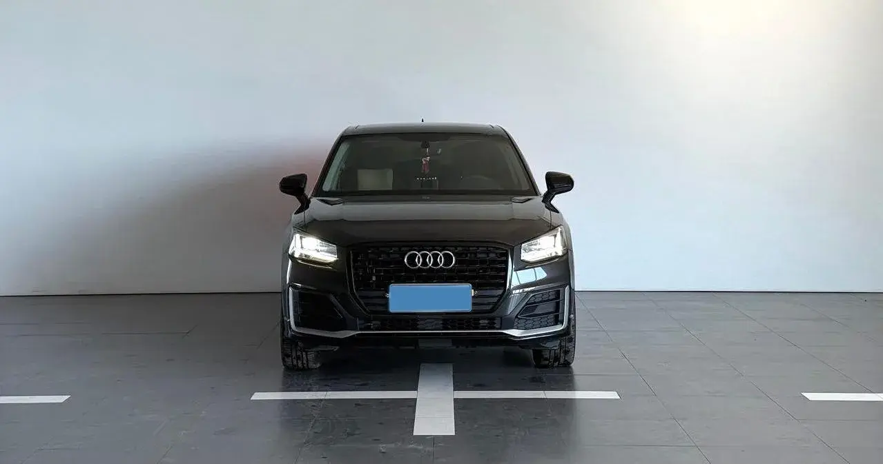 2021 AUDI Q2L thumbnail 2
