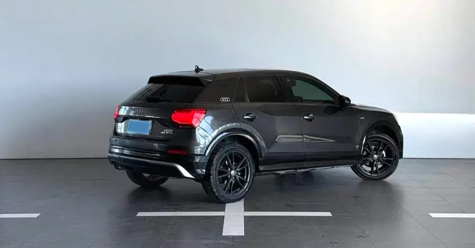 2021 AUDI Q2L thumbnail 4