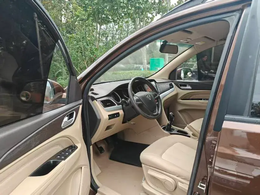 2019 BAOJUN 730 thumbnail 4