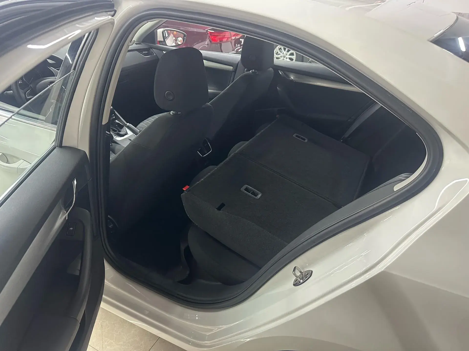 2019 SKODA OCTAVIA thumbnail 3