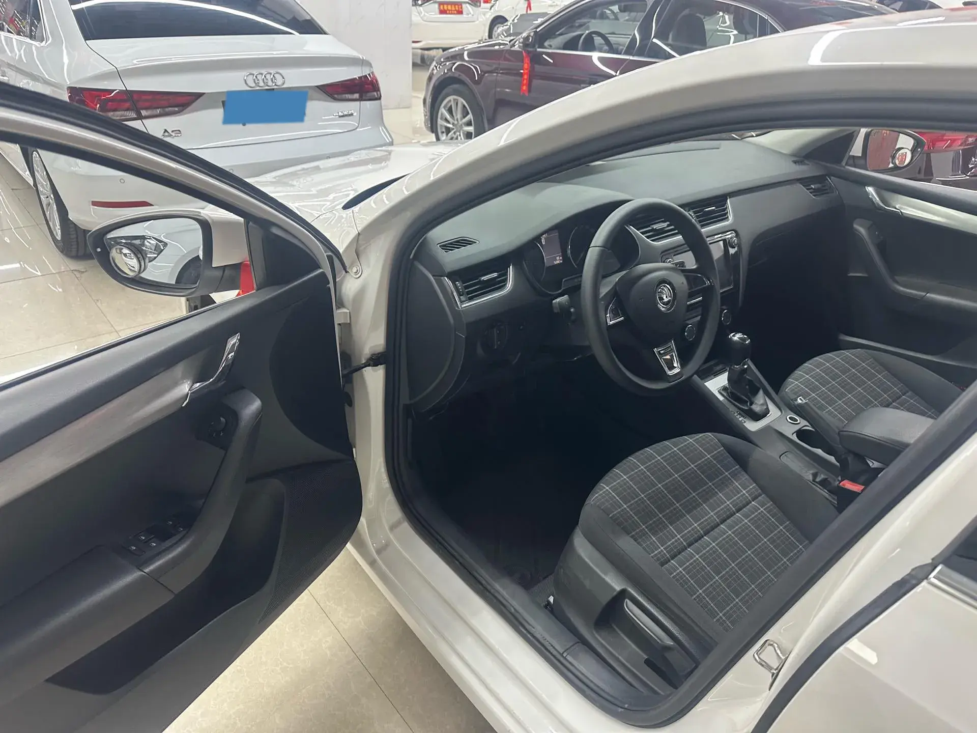 2019 SKODA OCTAVIA thumbnail 2