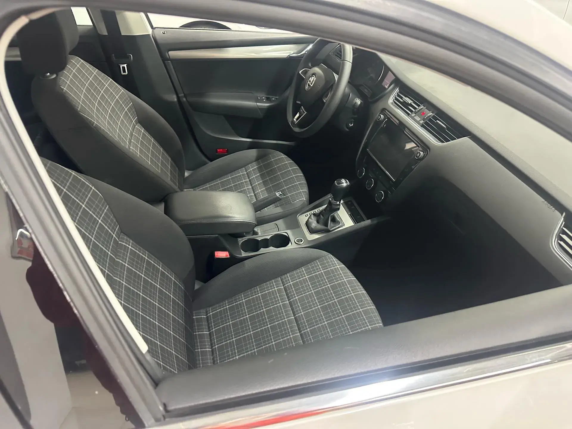 2019 SKODA OCTAVIA thumbnail 4