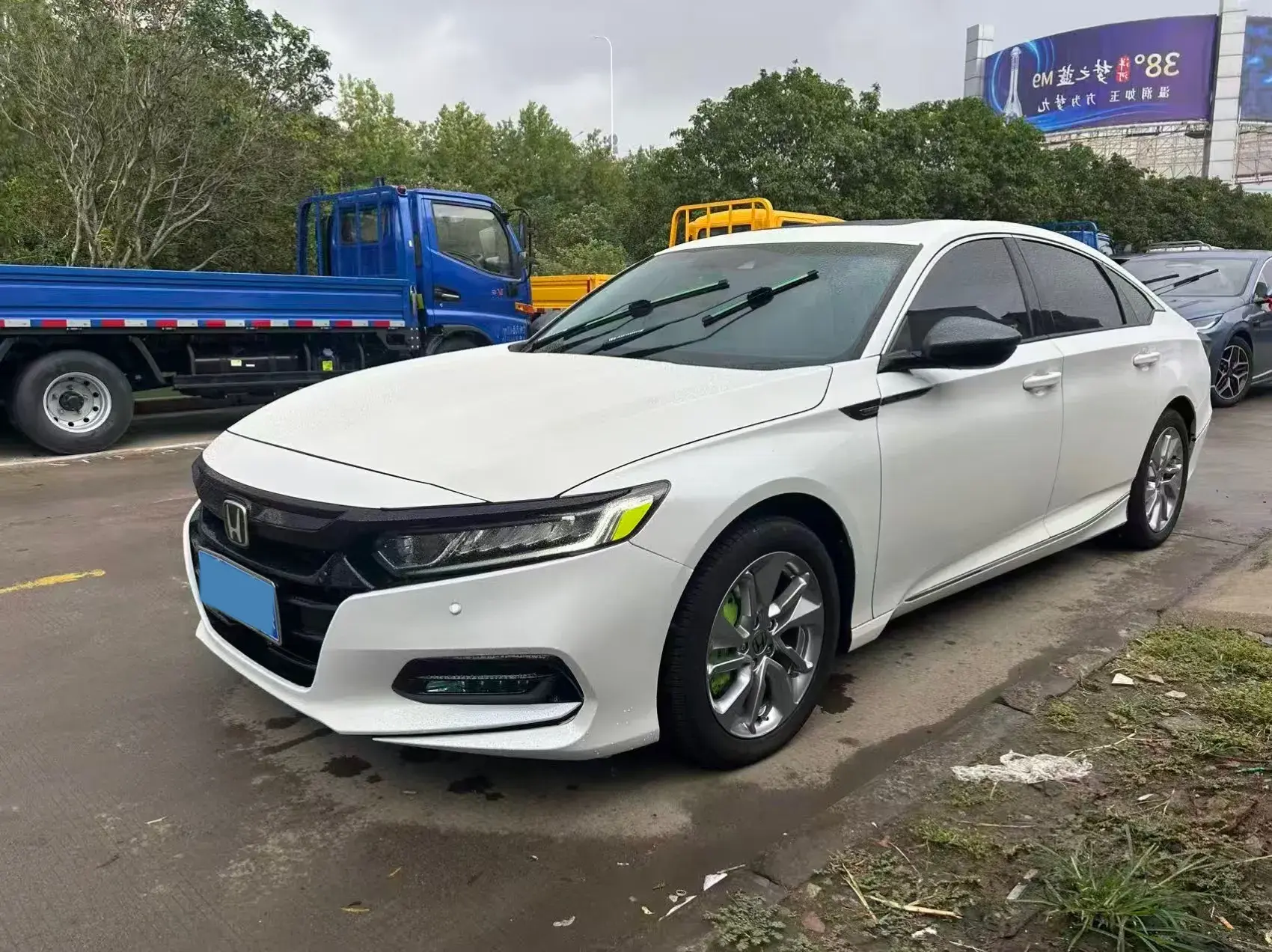 2016 HONDA ACCORD view 1