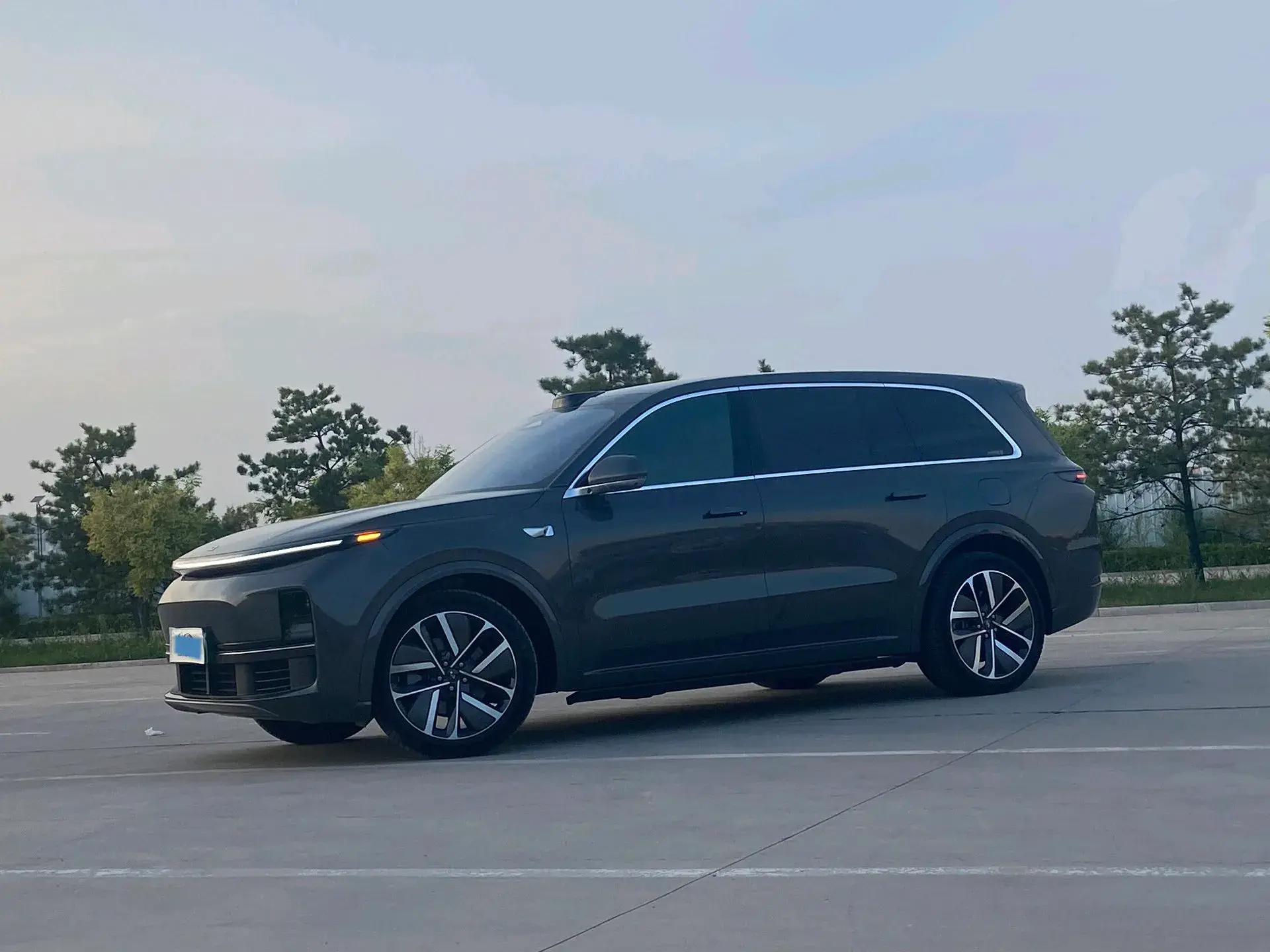 2022 LI L9 thumbnail 3