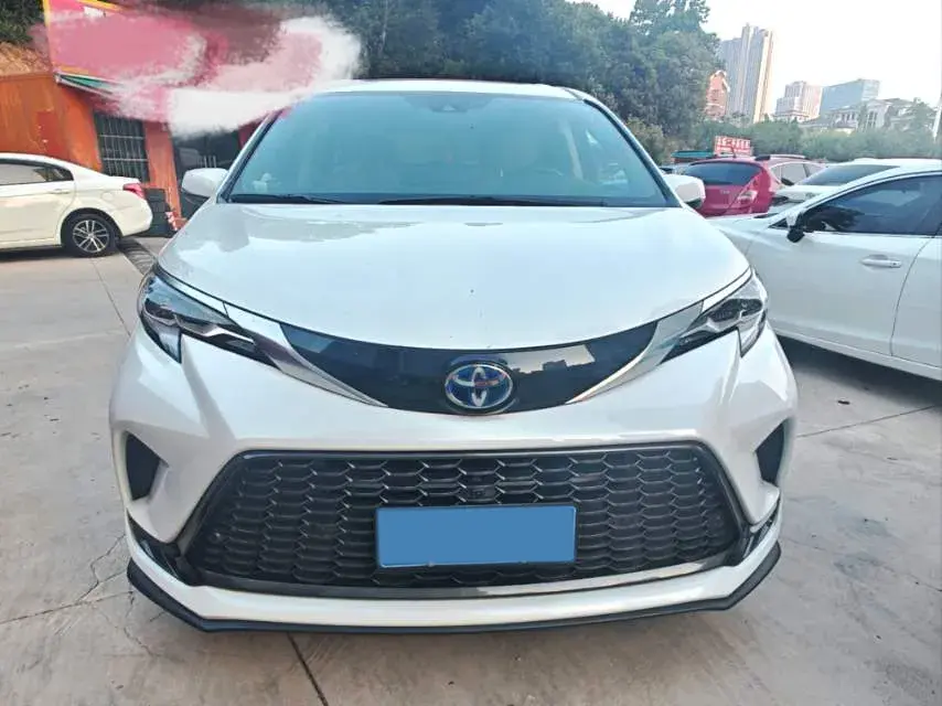 2024 TOYOTA GRANVIA thumbnail 2