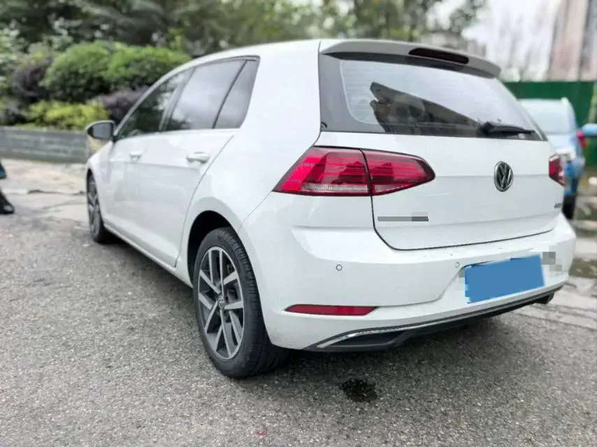 2019 VOLKSWAGEN GOLF thumbnail 4