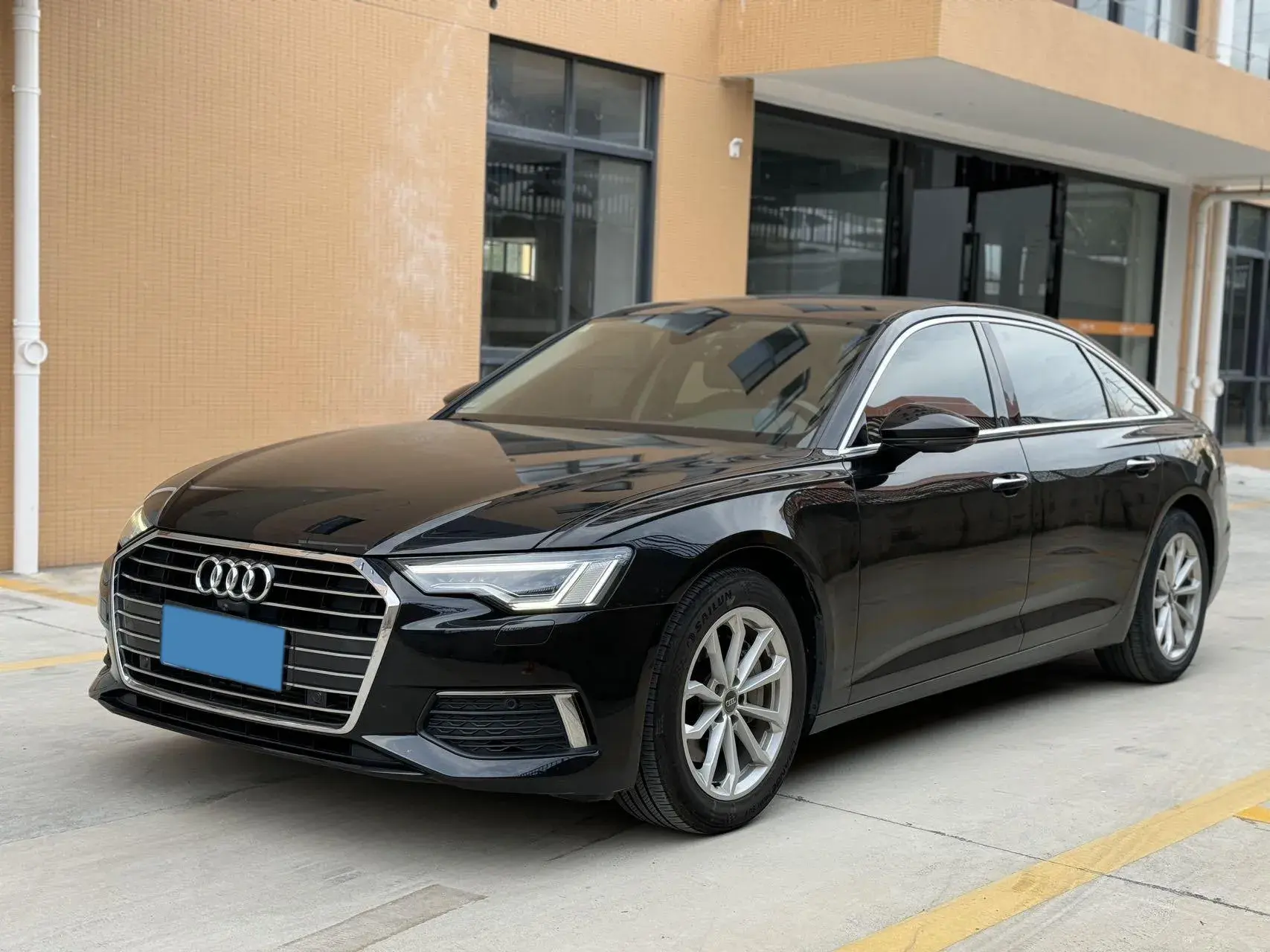 2020 AUDI A6L view 1