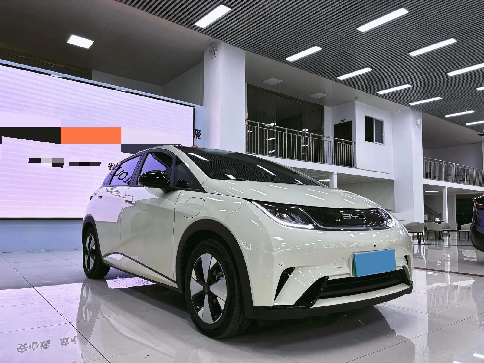 2023 BYD DOLPHIN thumbnail 3