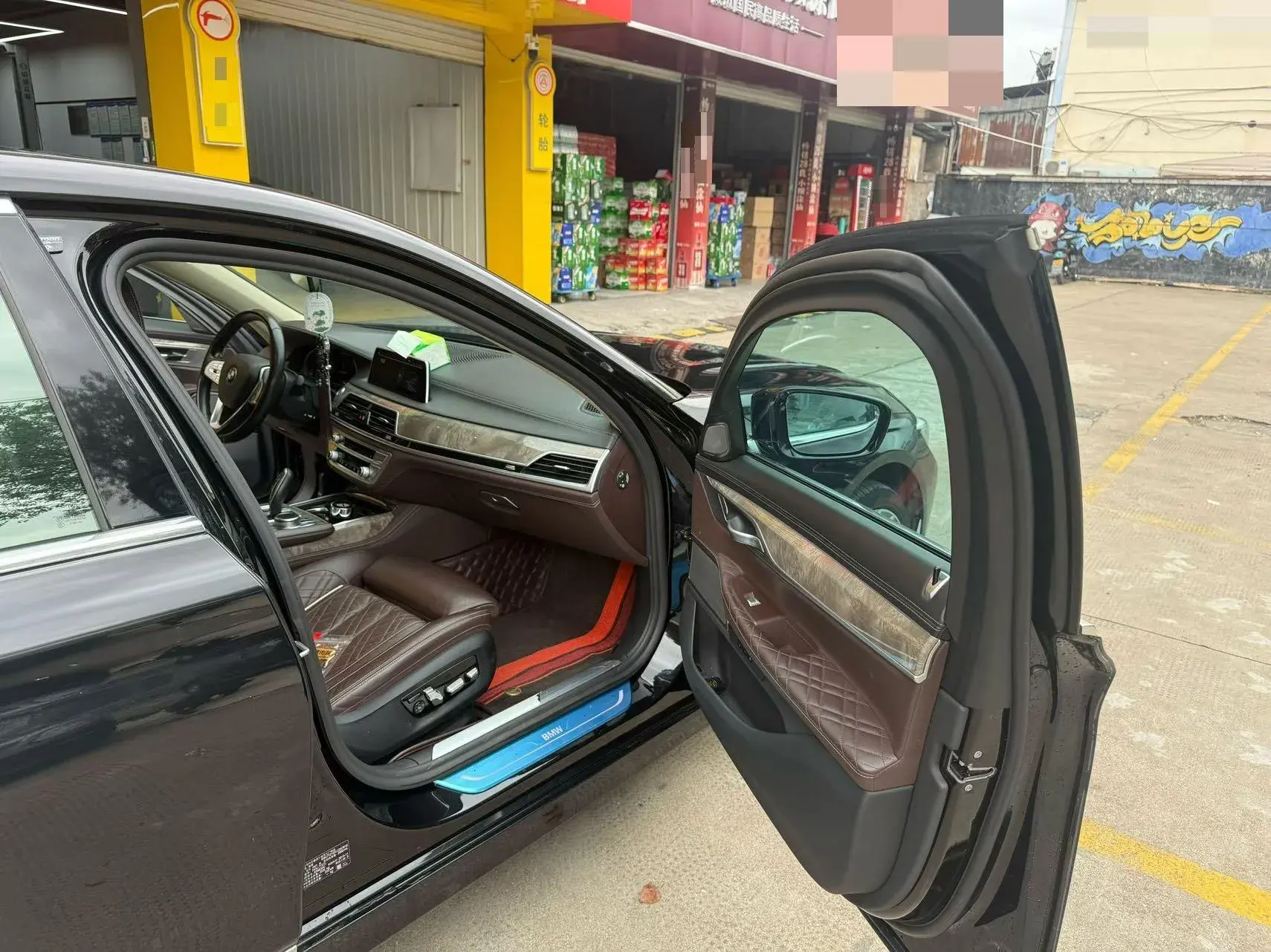 2019 BMW 7 thumbnail 3