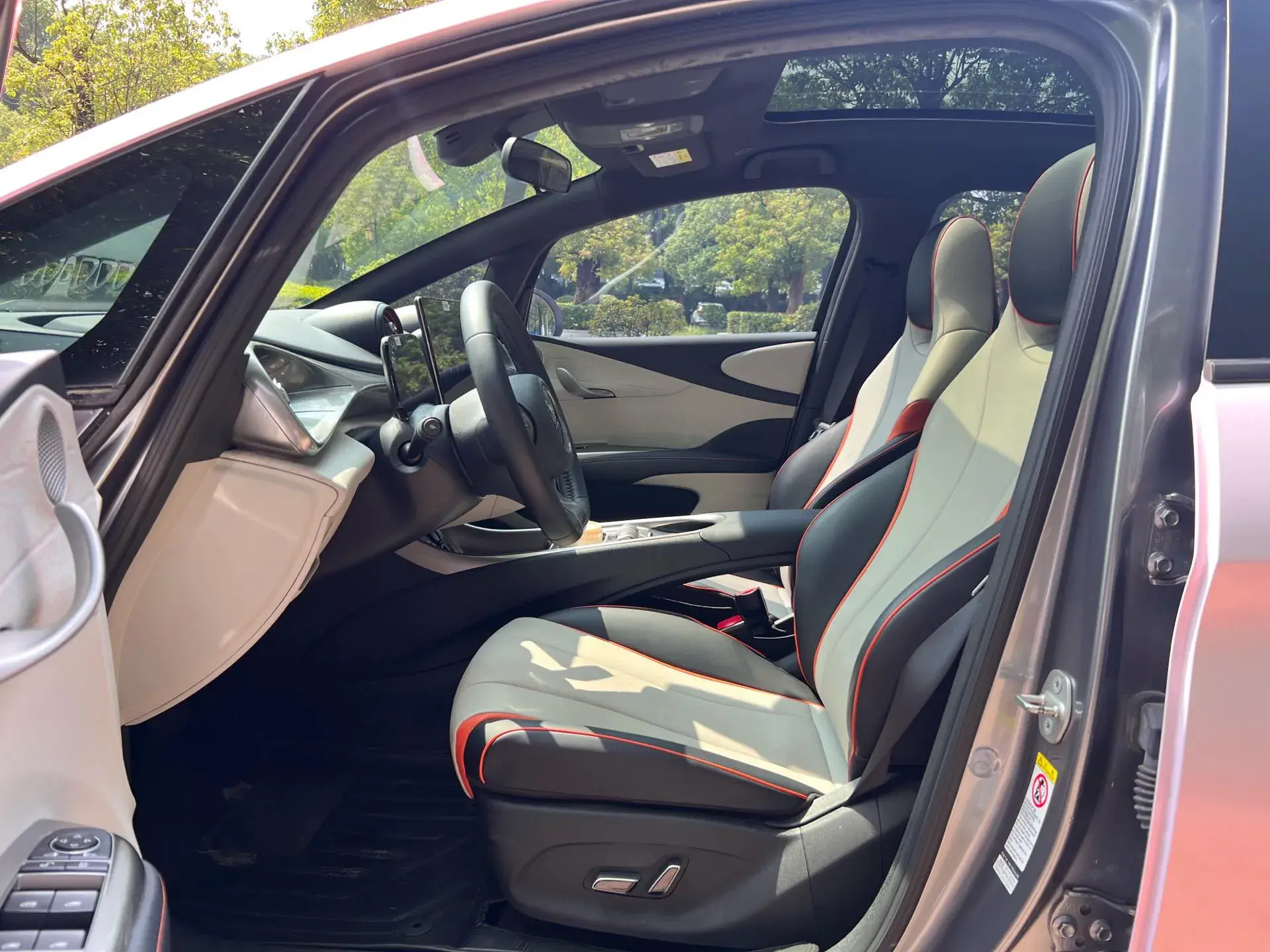 2021 BYD DOLPHIN thumbnail 4