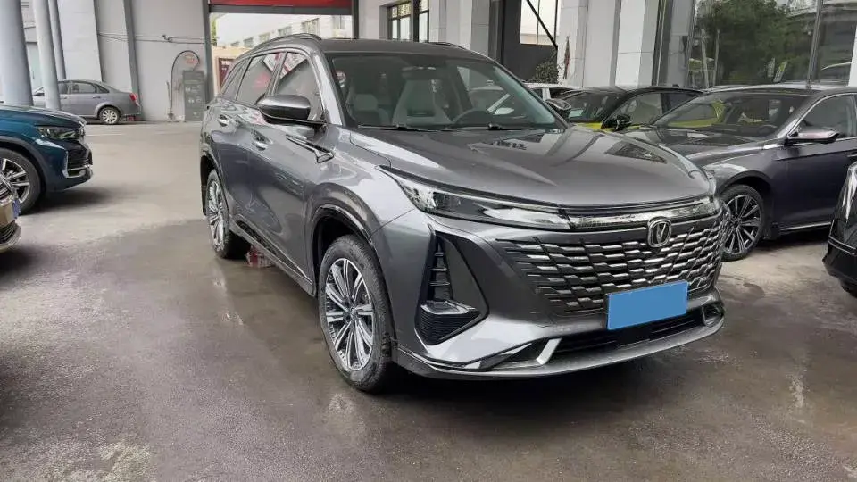 2023 CHANGAN CS75 thumbnail 3