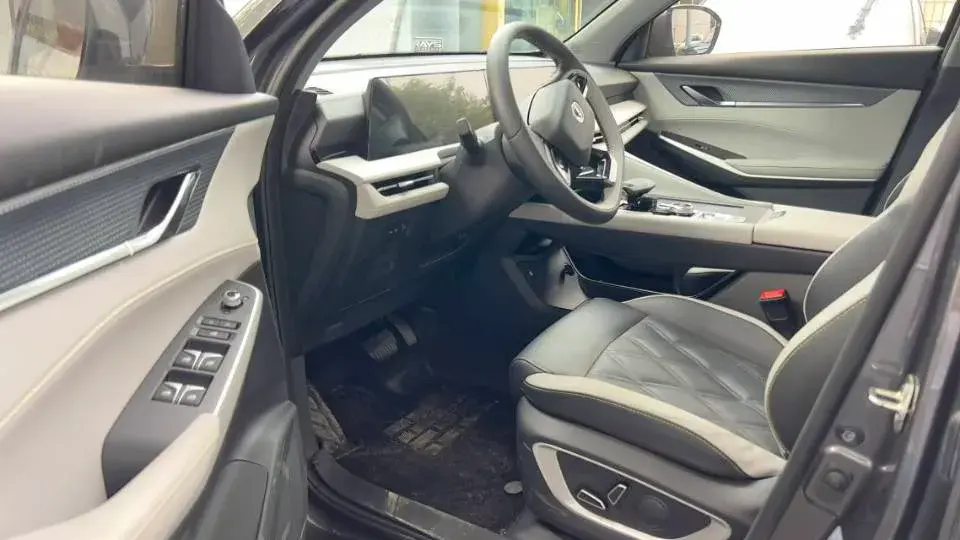 2023 CHANGAN CS75 thumbnail 4