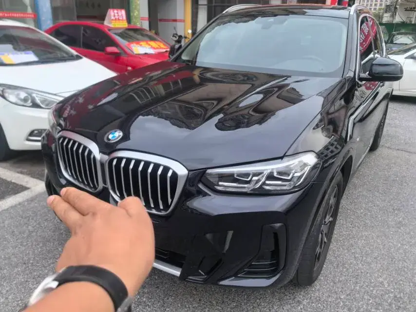 2022 BMW X3 view 1