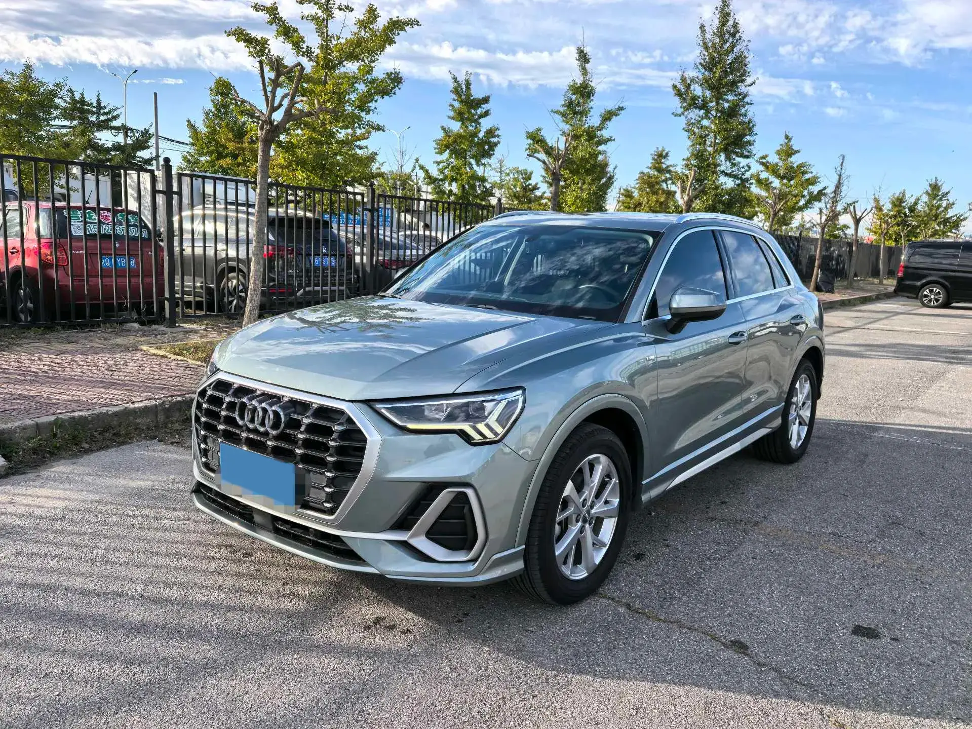 2020 AUDI Q3 view 1