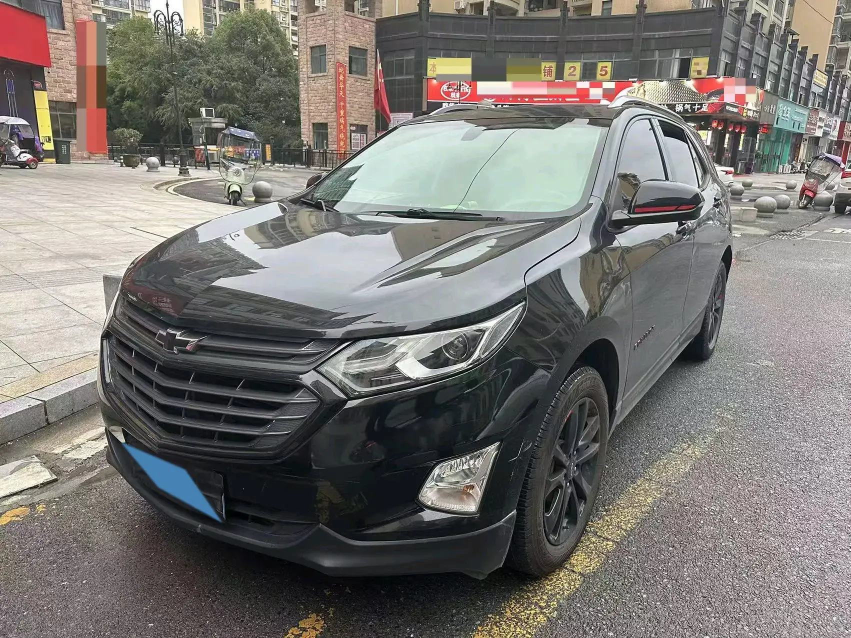 2019 CHEVROLET EQUINOX view 1