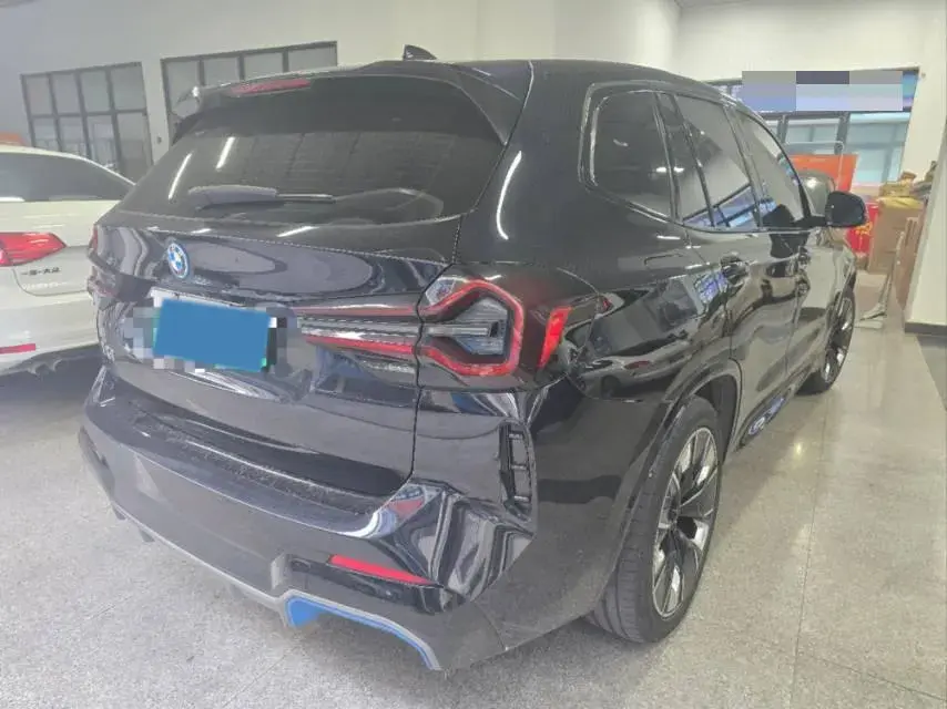 2022 BMW IX3 thumbnail 4