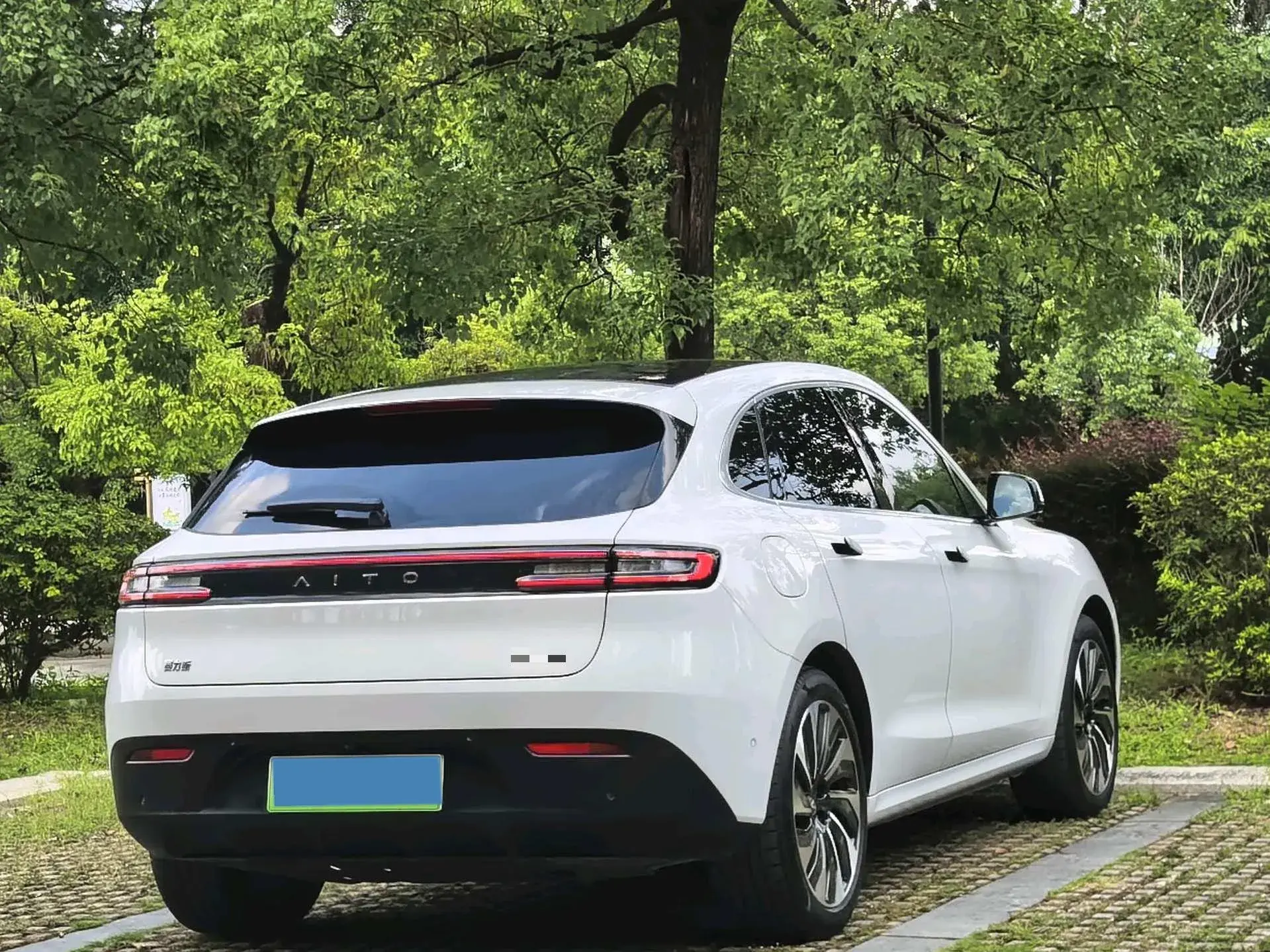 2022 AITO AITO thumbnail 4