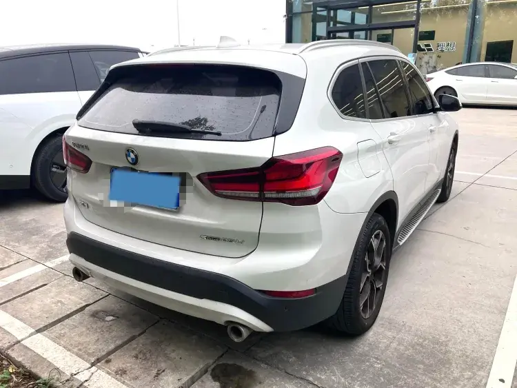 2020 BMW X1 thumbnail 2