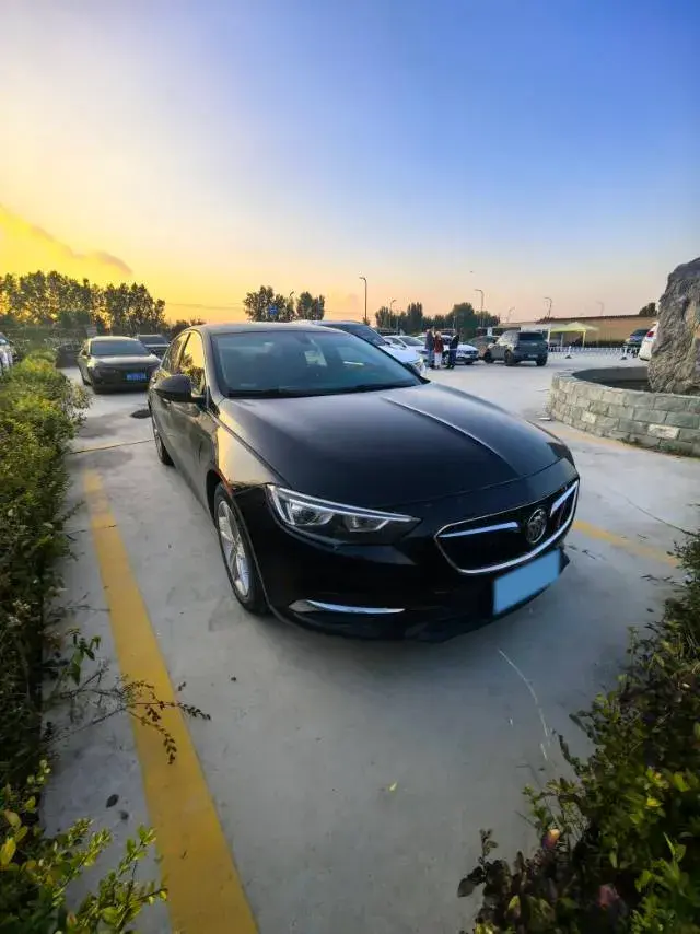 2019 BUICK REGAL thumbnail 4