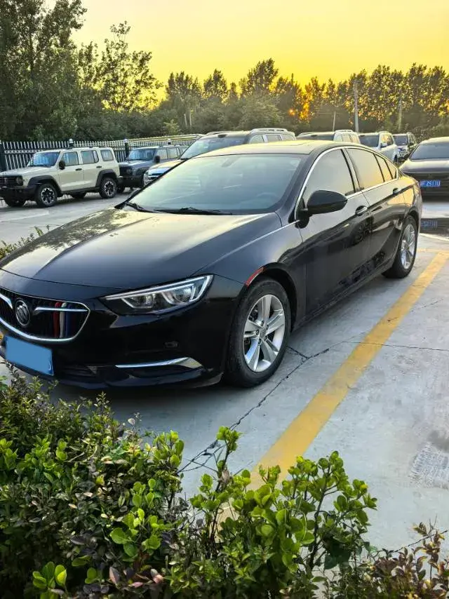 2019 BUICK REGAL view 1