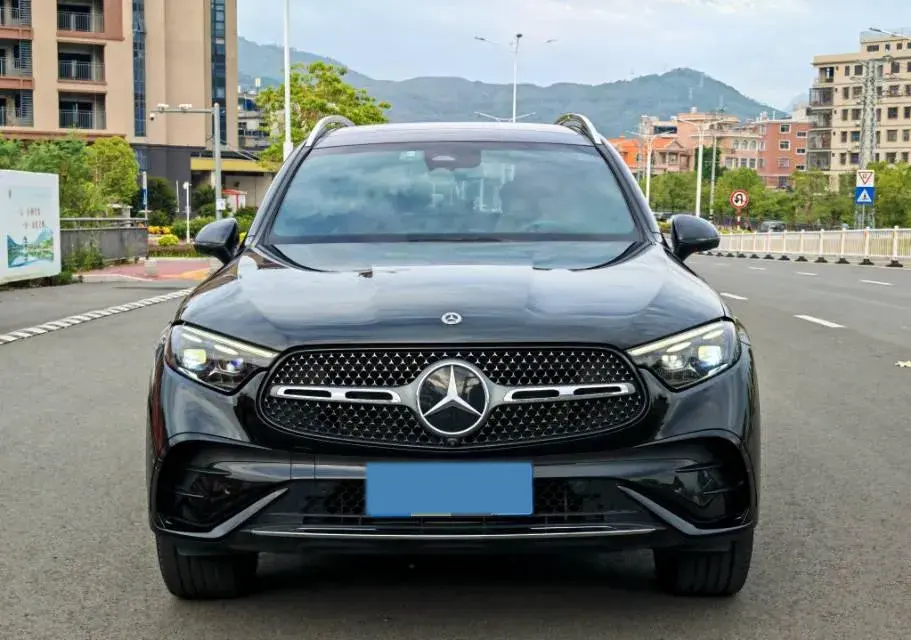 2023 MERCEDES-BENZ GLC thumbnail 2