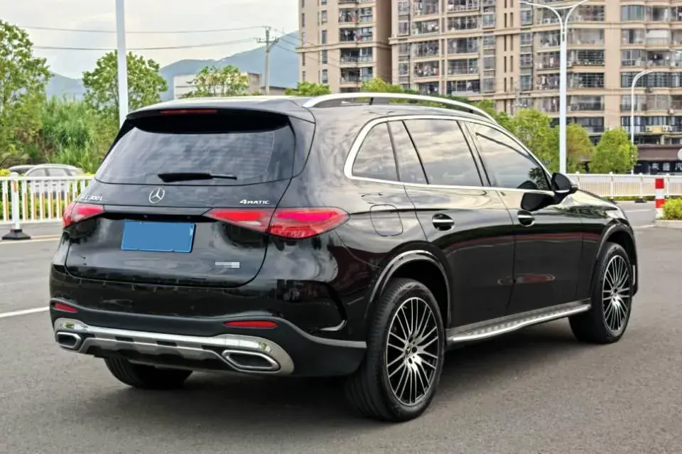 2023 MERCEDES-BENZ GLC thumbnail 4