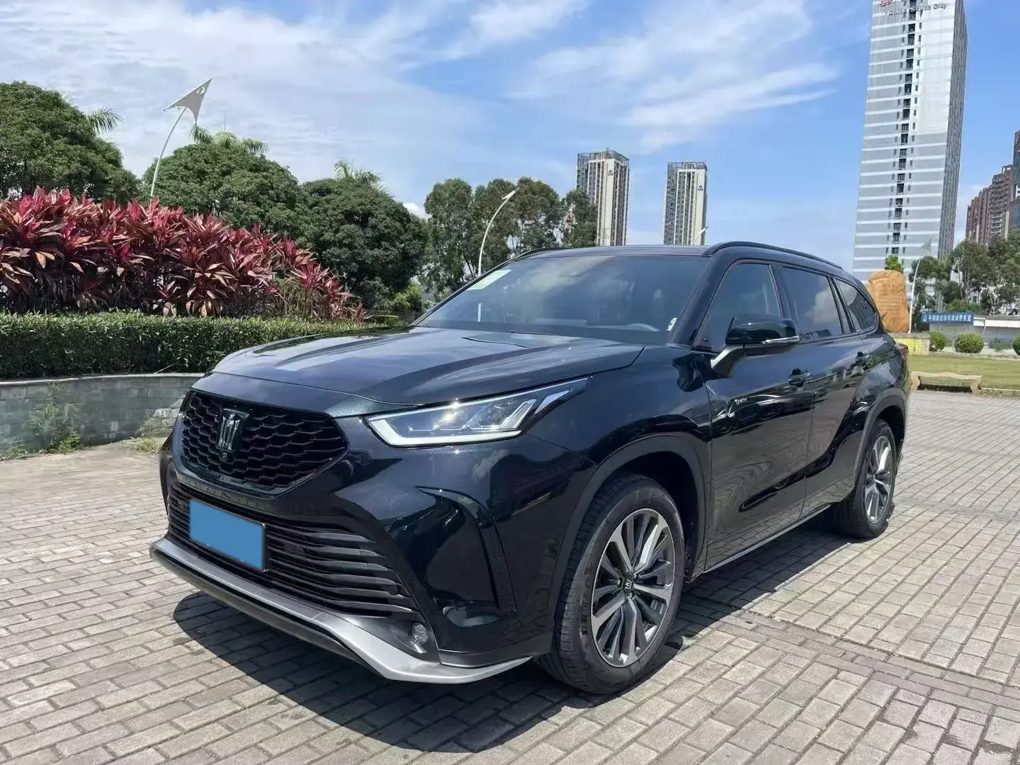 2024 TOYOTA CROWN view 1