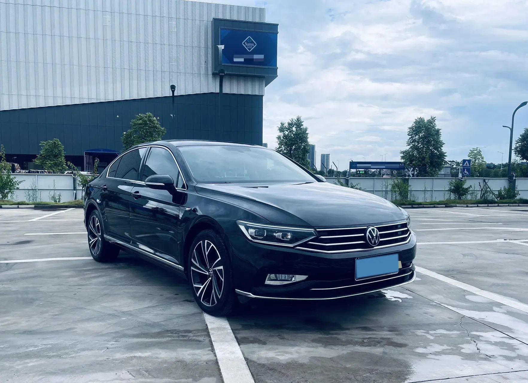 2021 VOLKSWAGEN MAGOTAN thumbnail 3