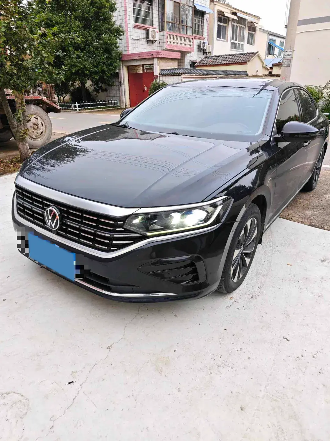 2022 VOLKSWAGEN PASSAT view 1