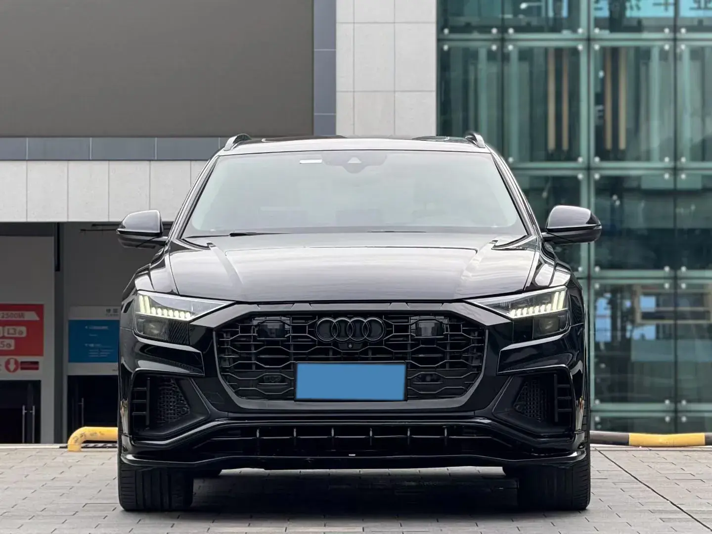 2021 AUDI Q8 thumbnail 4