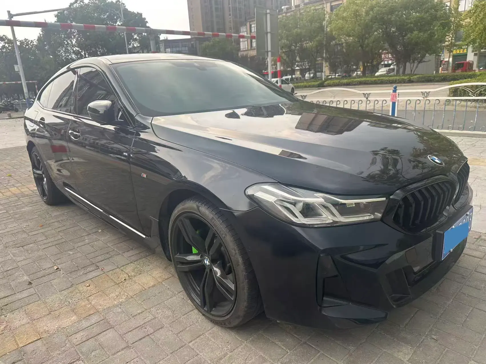 2021 BMW 6 thumbnail 2
