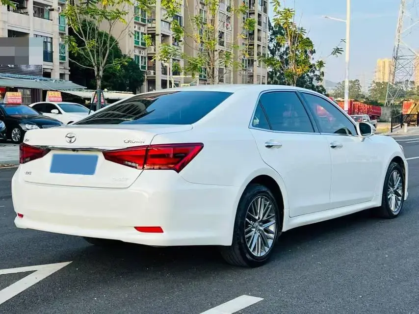 2017 TOYOTA CROWN thumbnail 2