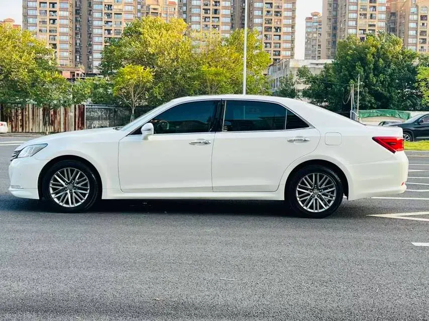 2017 TOYOTA CROWN thumbnail 3