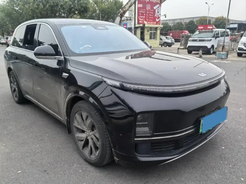 2023 LI L8 thumbnail 4