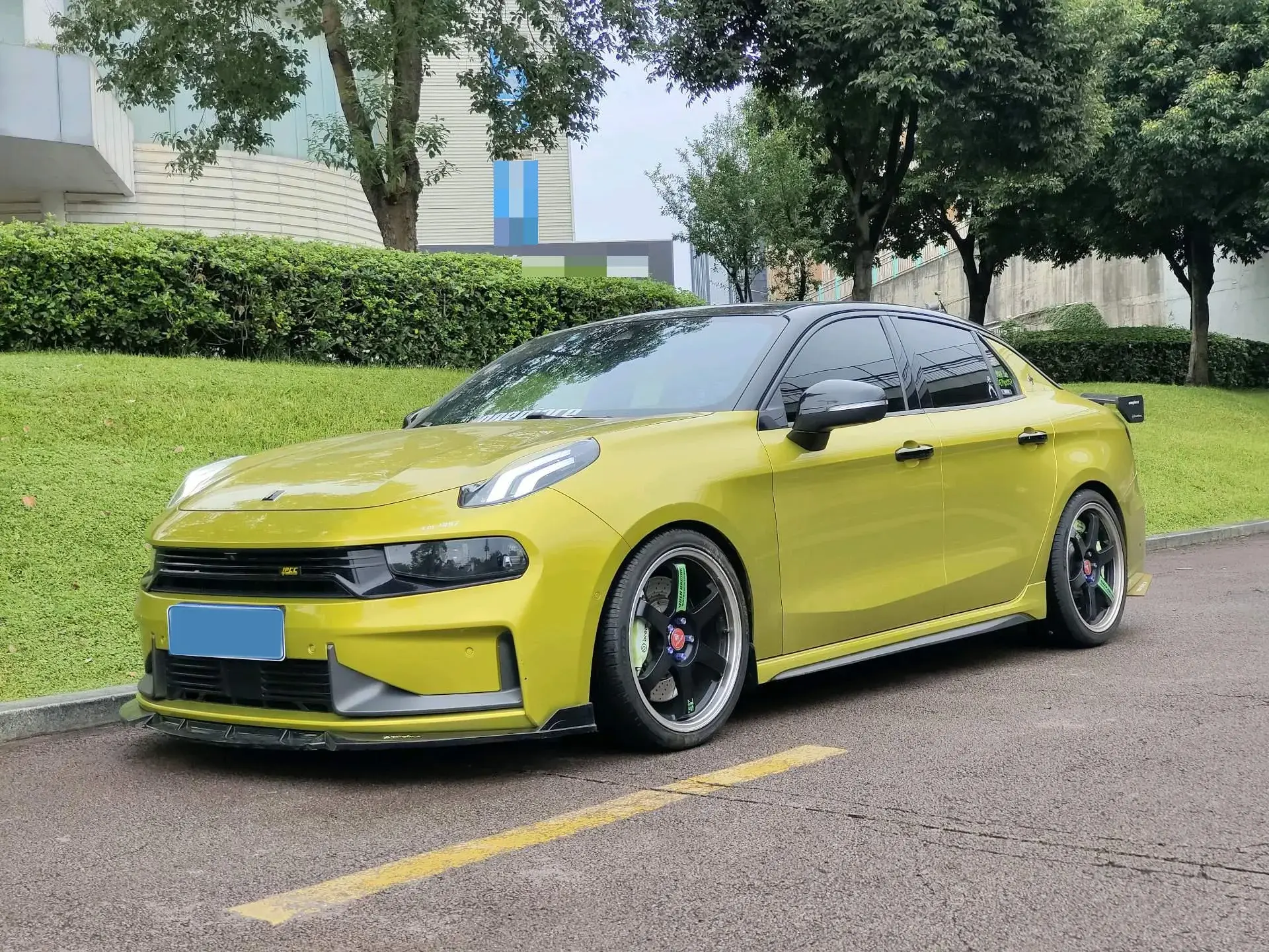 2020 LYNK&CO 03 view 1