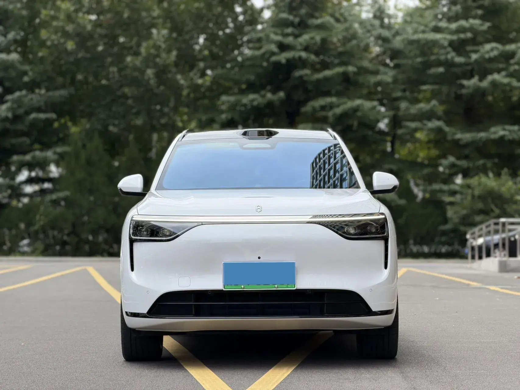 2025 AITO AITO thumbnail 2