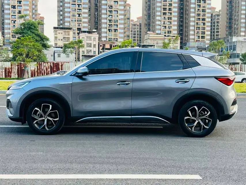 2023 BYD YUAN thumbnail 3