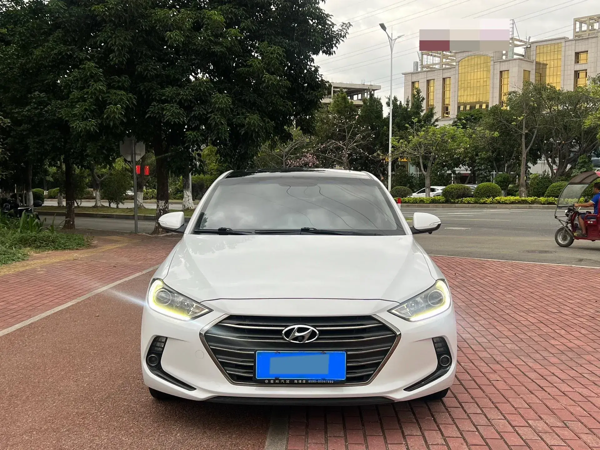 2016 HYUNDAI ELANTRA thumbnail 2