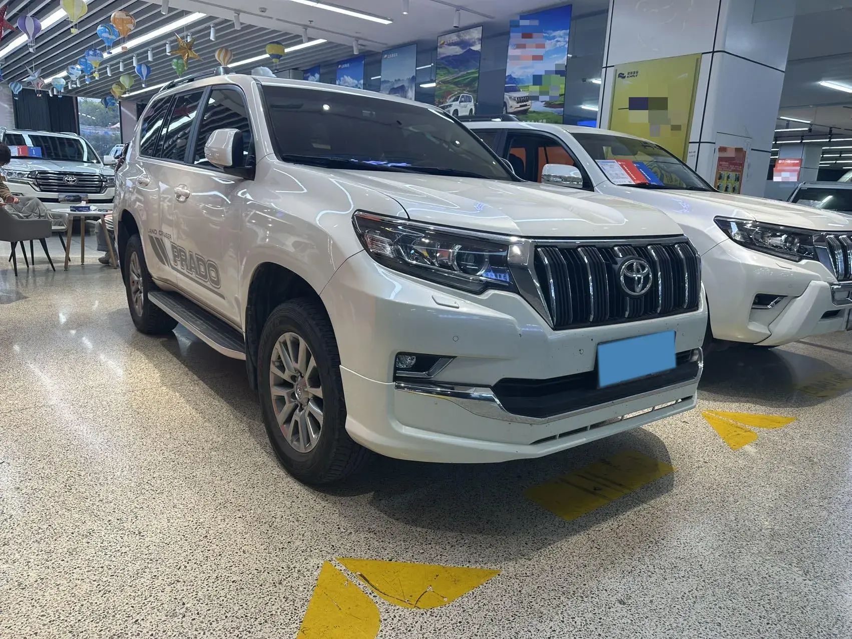 2018 TOYOTA LAND thumbnail 3