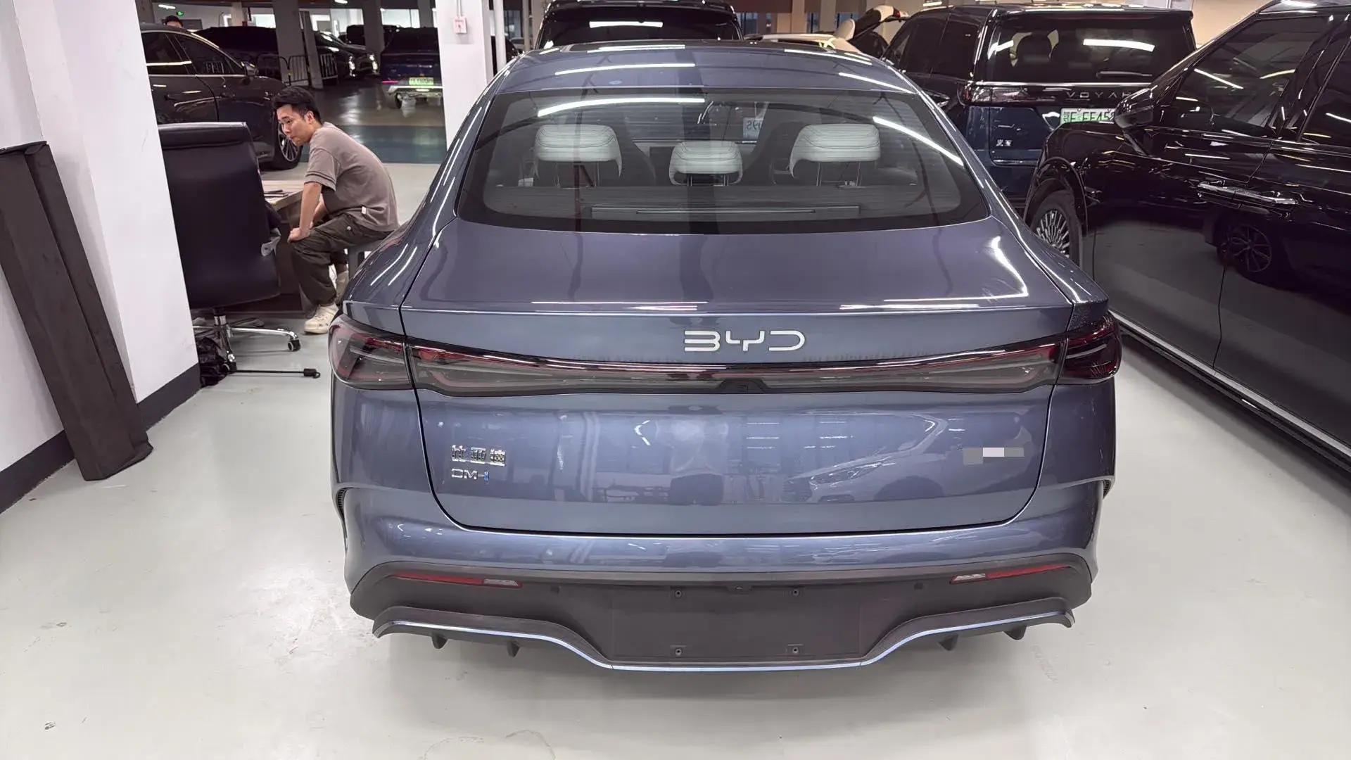 2024 BYD SEAL thumbnail 3