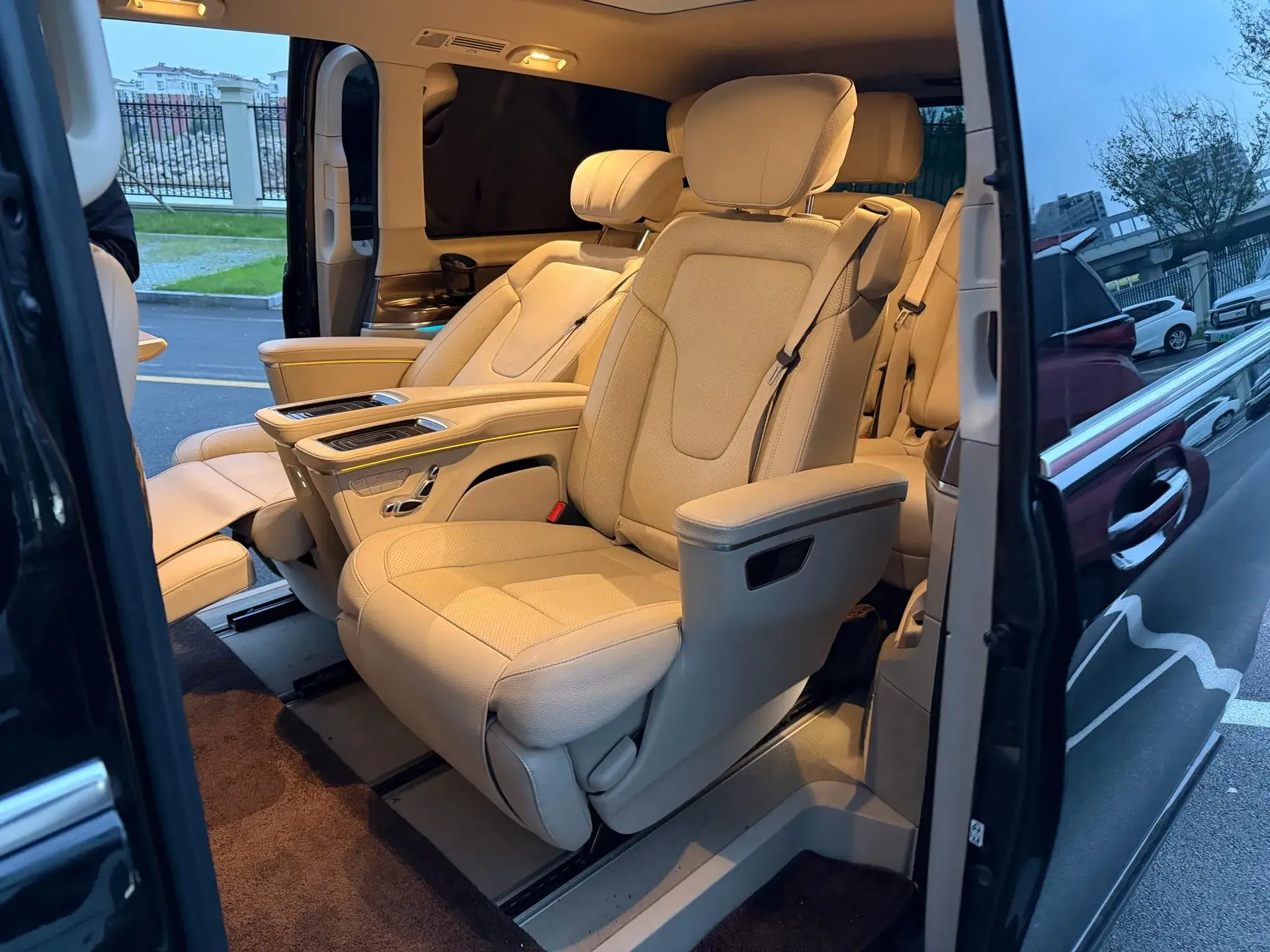 2021 MERCEDES-BENZ V thumbnail 4